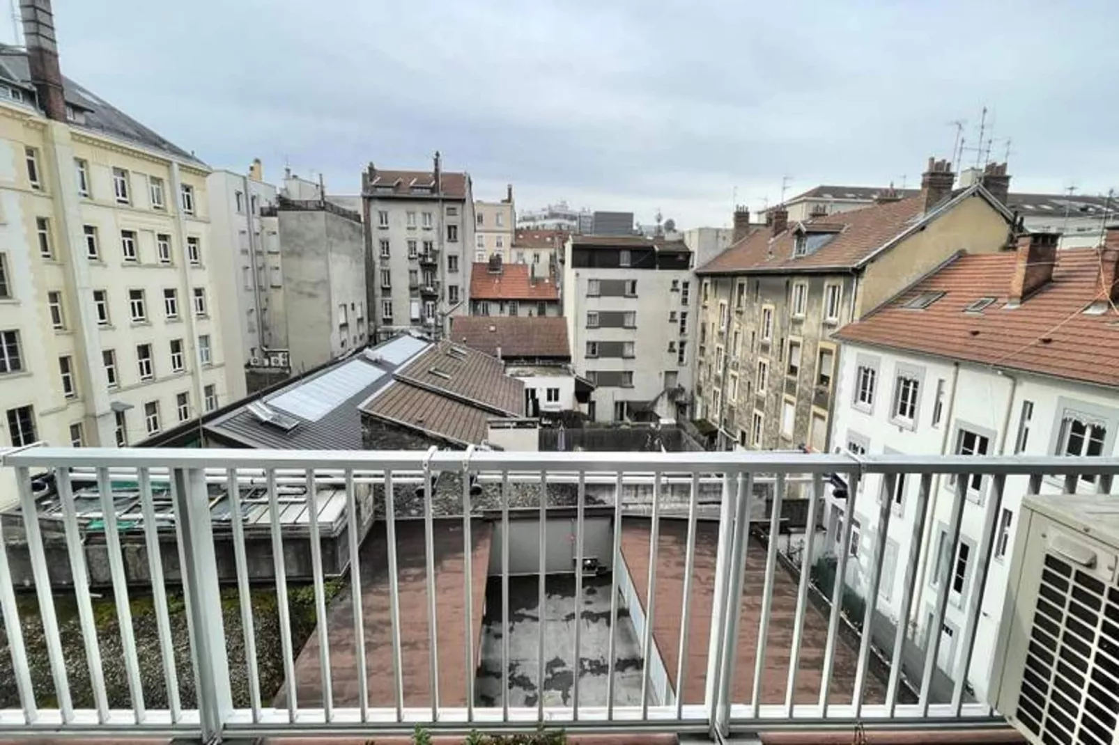 |chez Faffa 𓅂 | Spacieux T5 | Gare Sncf |-Terrasse / balcon