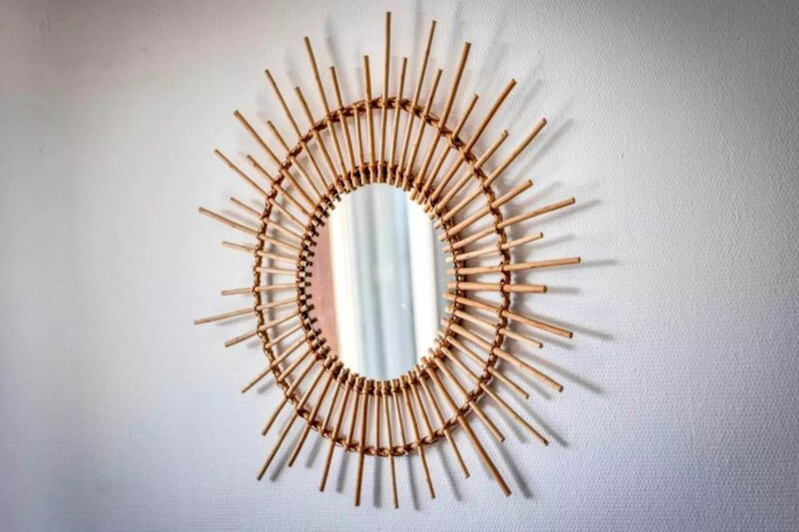 | L'ang&eacute;lique Des Eaux Claires 🪽| Parking-Image-tags.