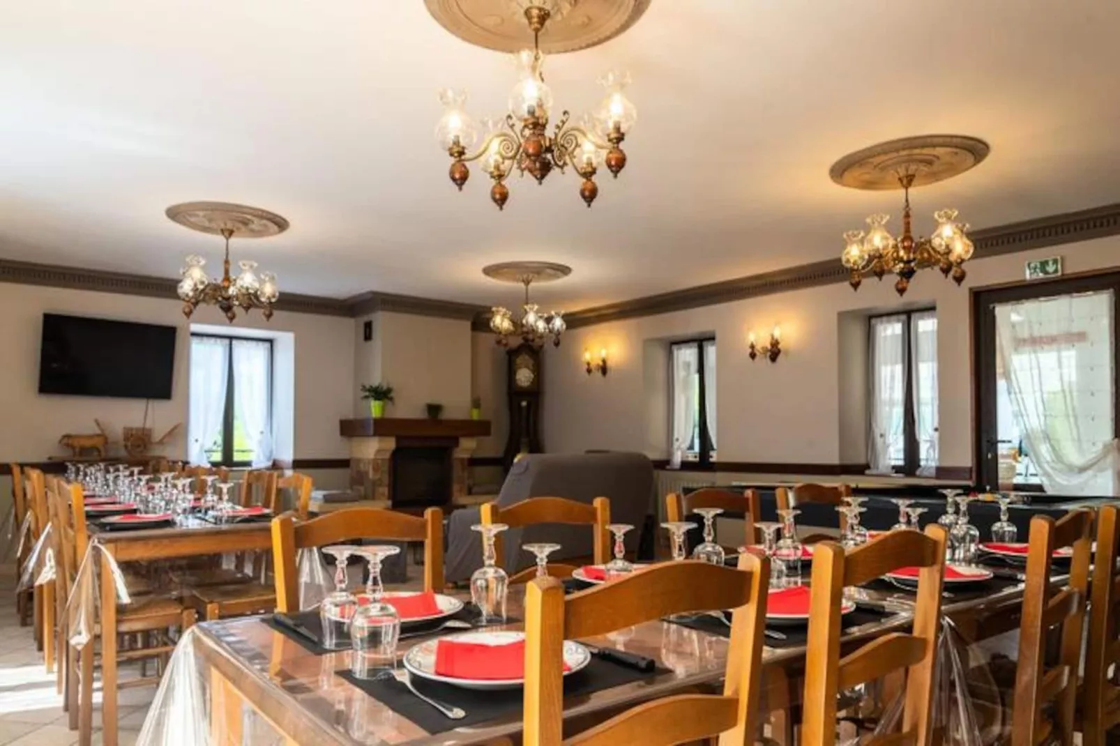 Gîte de France Bon aubrac pour 12 personnes 2 épis-Image-tags.