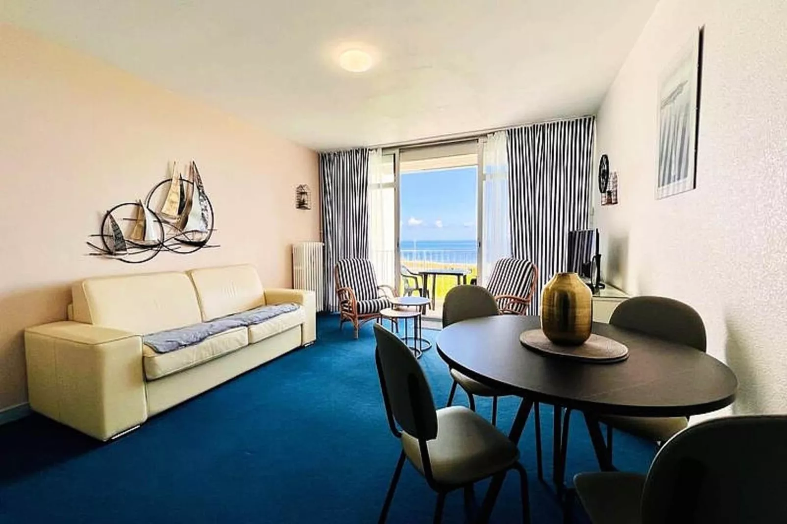 Résidence Les 3 Iles-Dining room