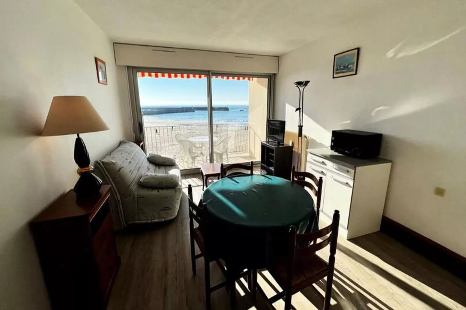 Résidence Dauphins-Salle à manger