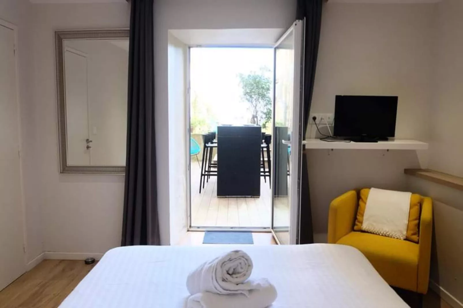 Magnifique T3 Tout Confort Avec Terrasse, Parking Et Vue Oc&eacute;an Pour 5-Bedroom