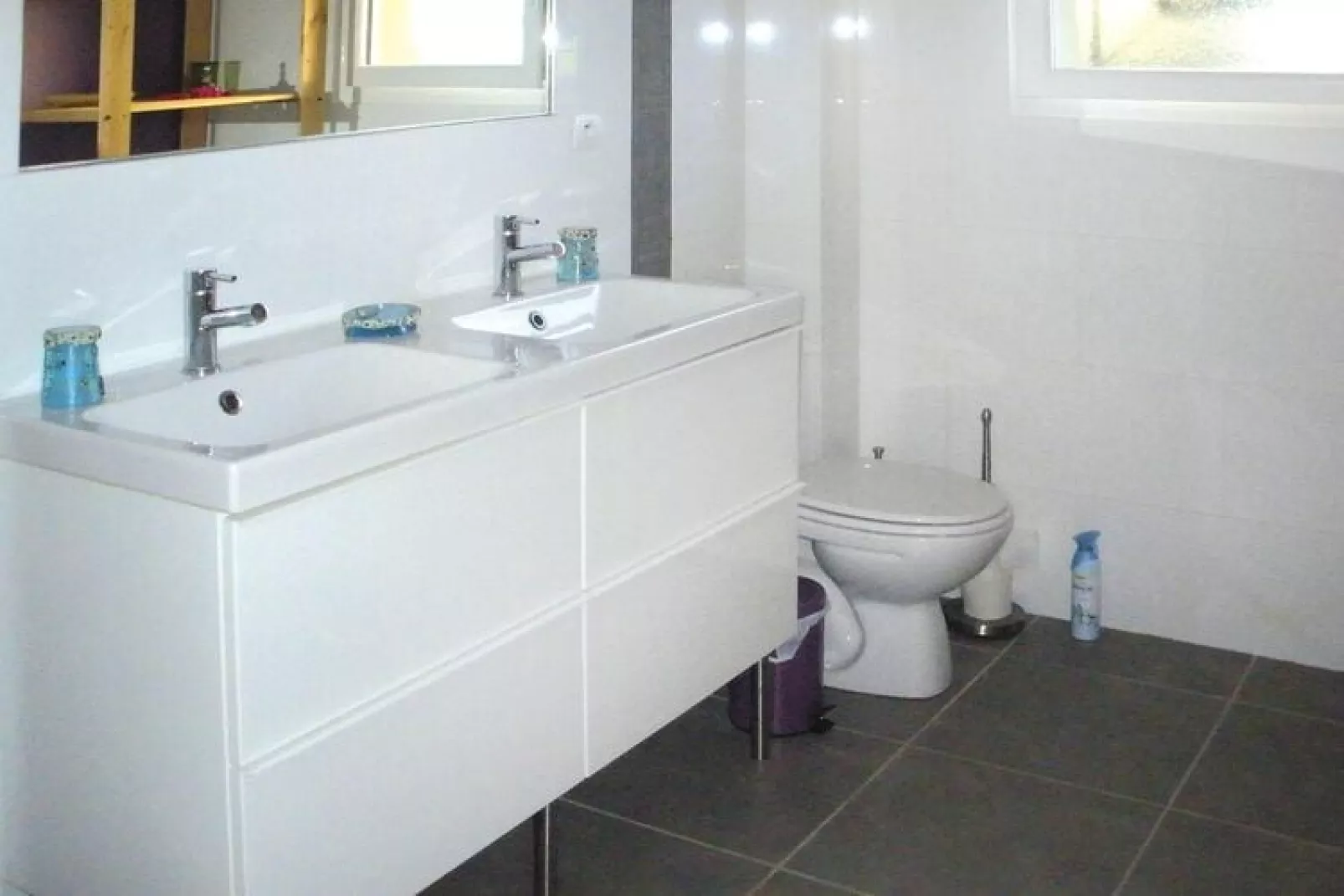 Holiday home with pool Grayan-et-l'Hôpital-Salle de bain