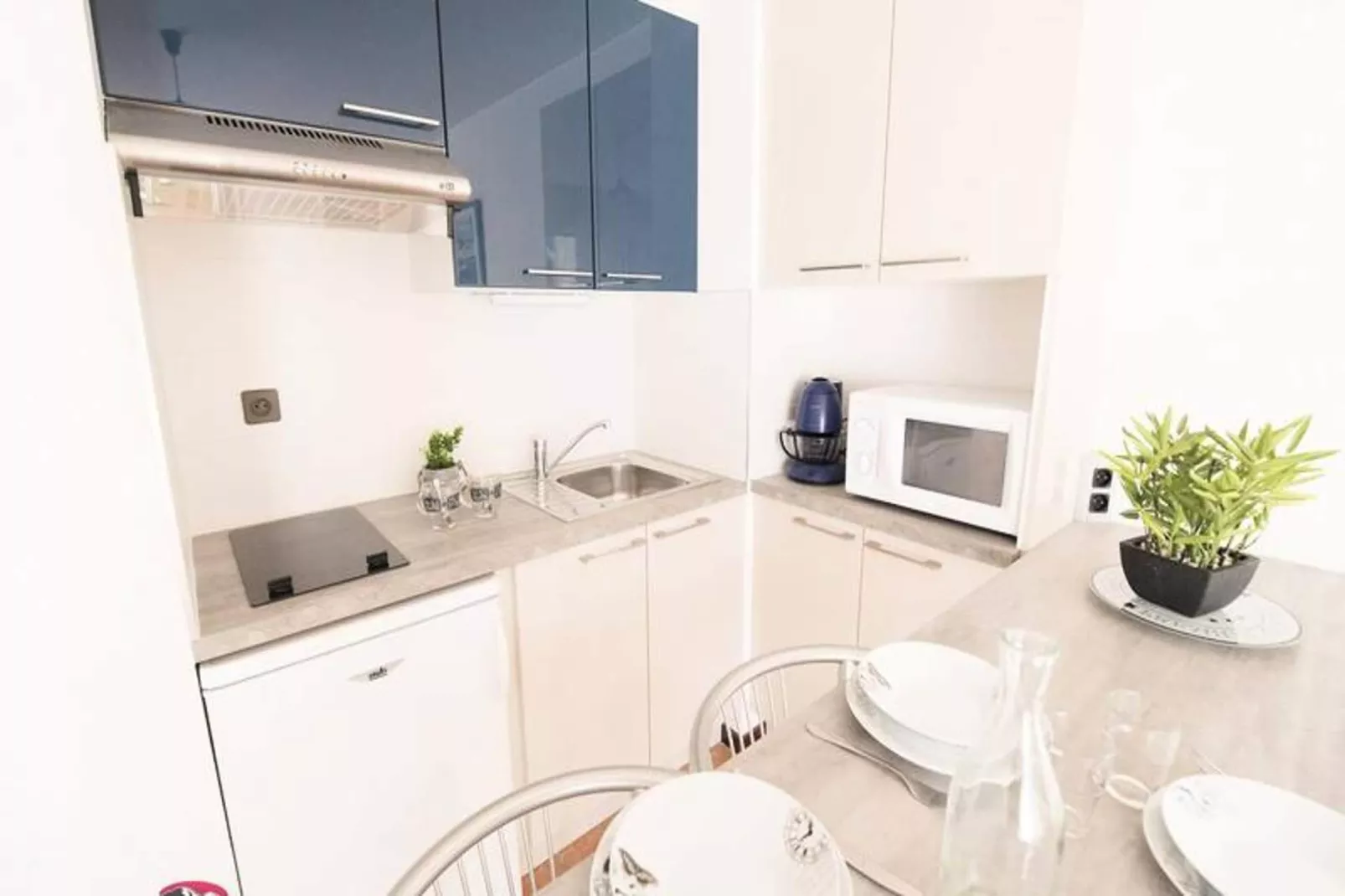 Résidence Ardoune-Salle à manger