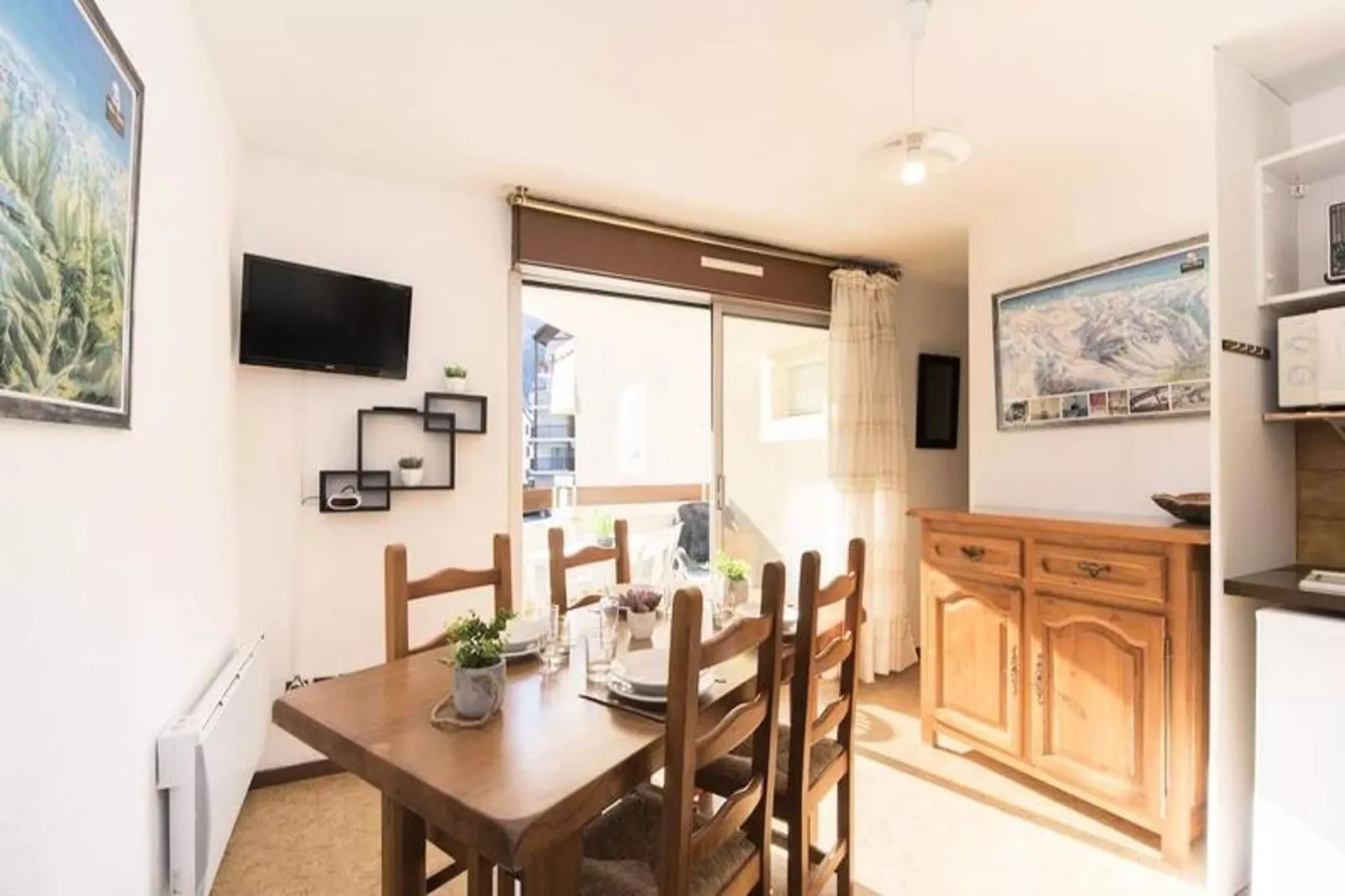 Résidence H.th.ii:bat.6-Dining room