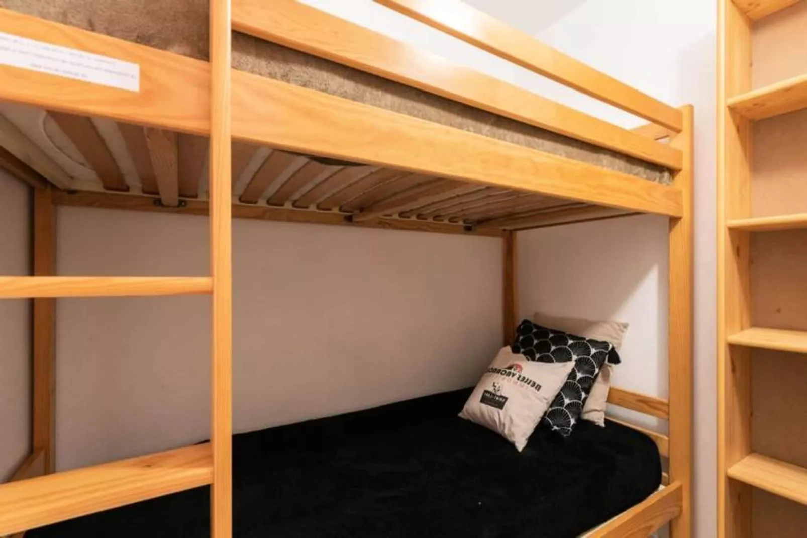 Résidence Arches D'aure B-Bedroom