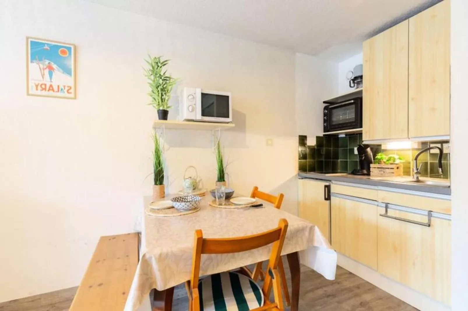 Résidence Aurette:neouvielle-Dining room