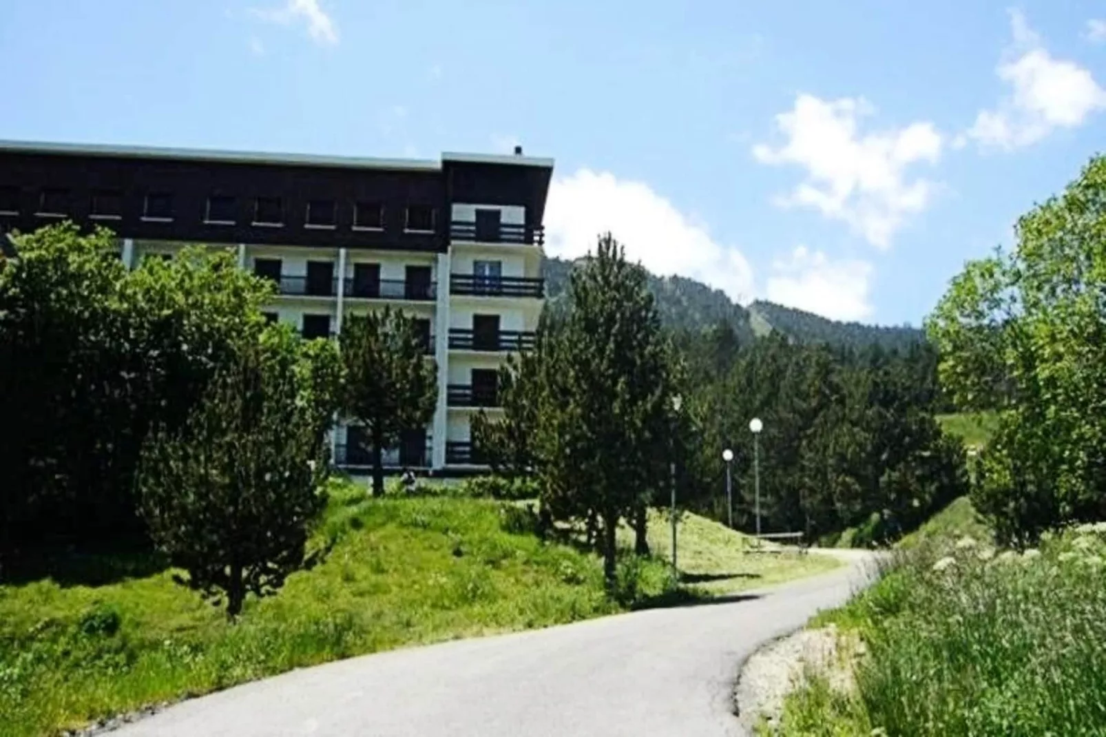 Résidence Le Lac-Außenbereich Sommer