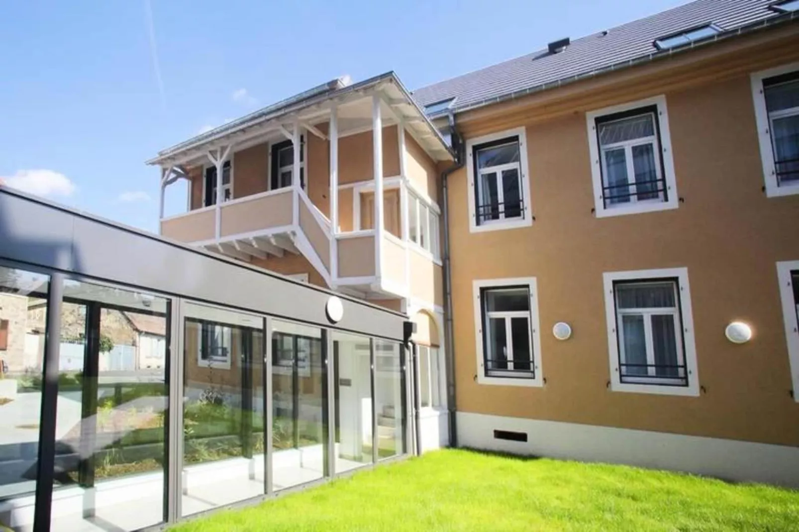 Appart'hôtel Odalys La Rose d'Argent-Exterior in summer