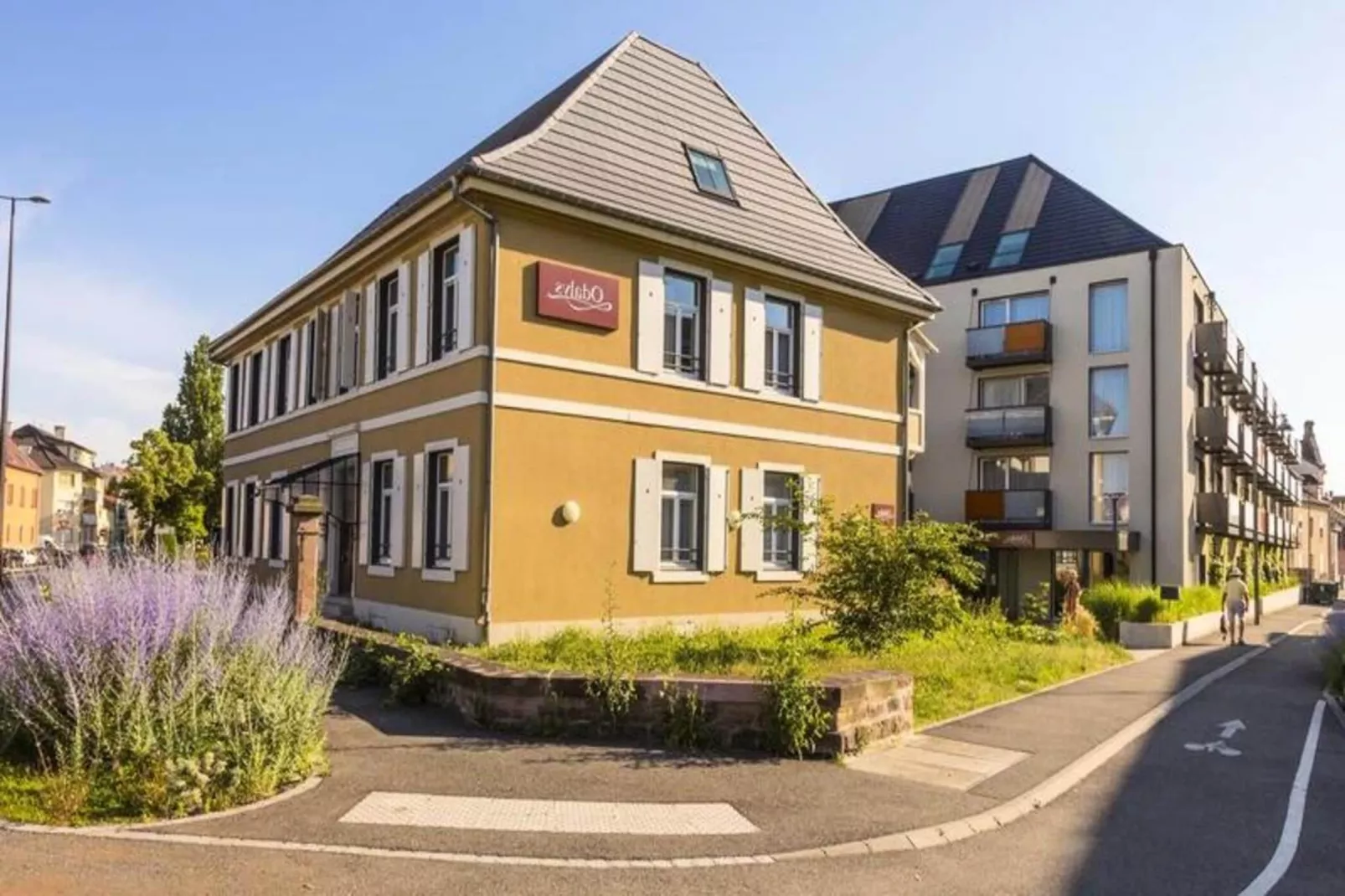 Appart'hôtel Odalys La Rose d'Argent-Exterior in summer