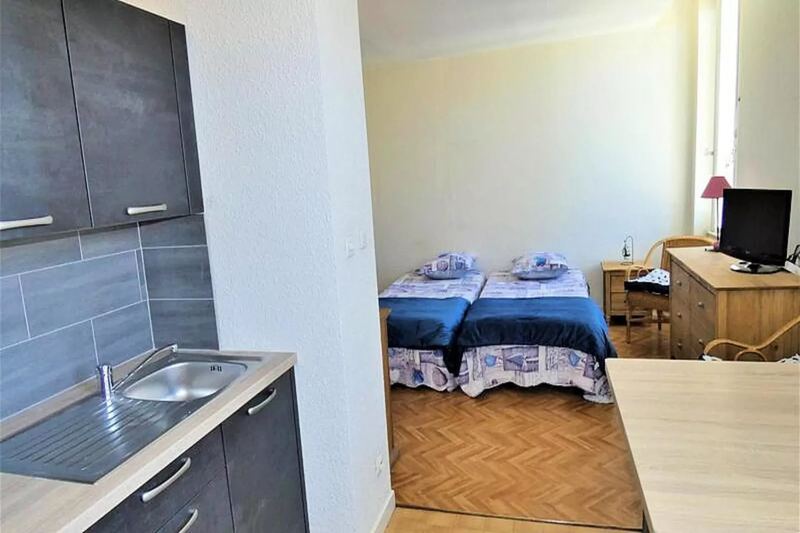 Résidence Le Juturna-Exterior in summer