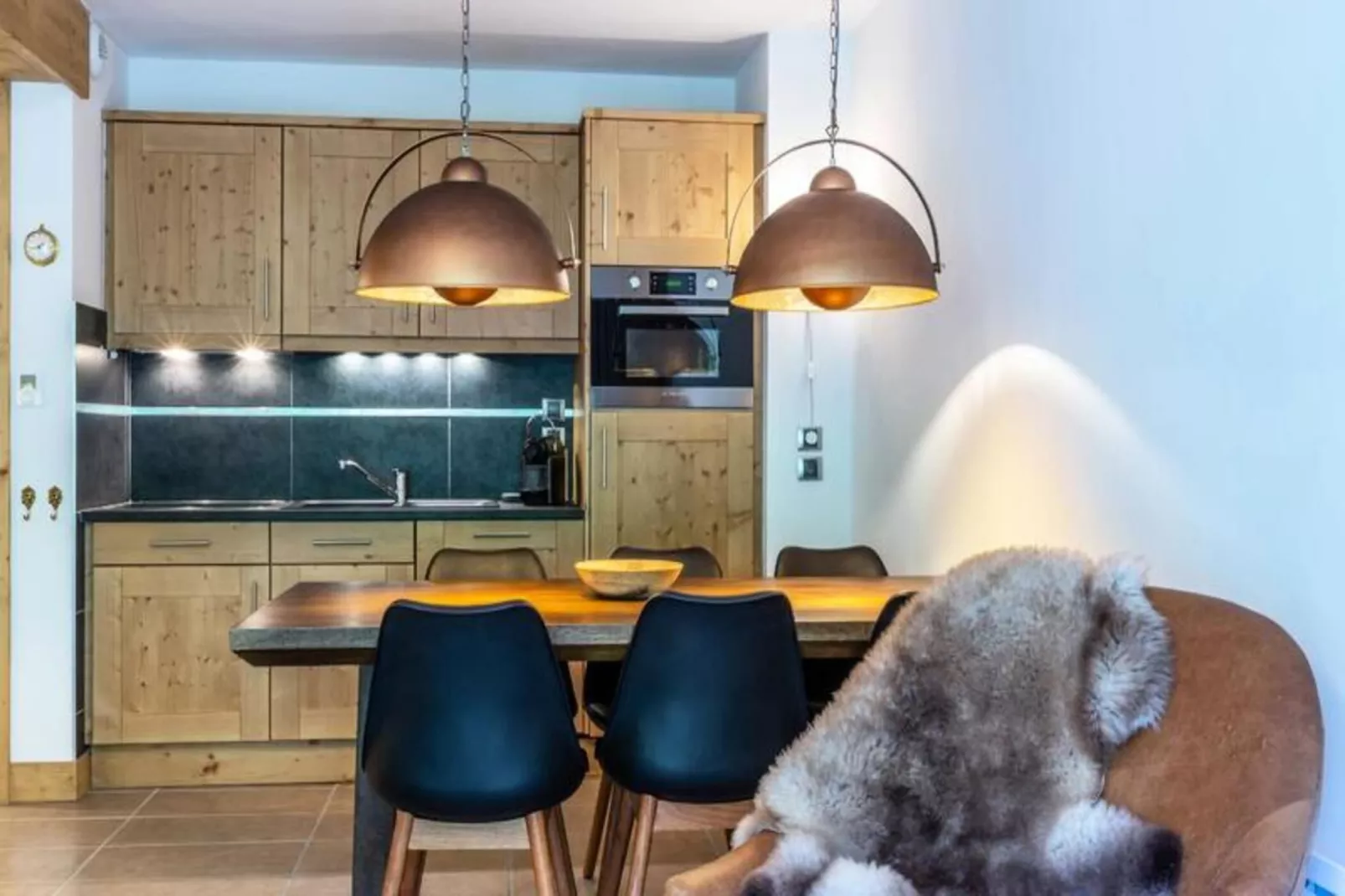 Résidence La Grange Aux Fees-Dining room