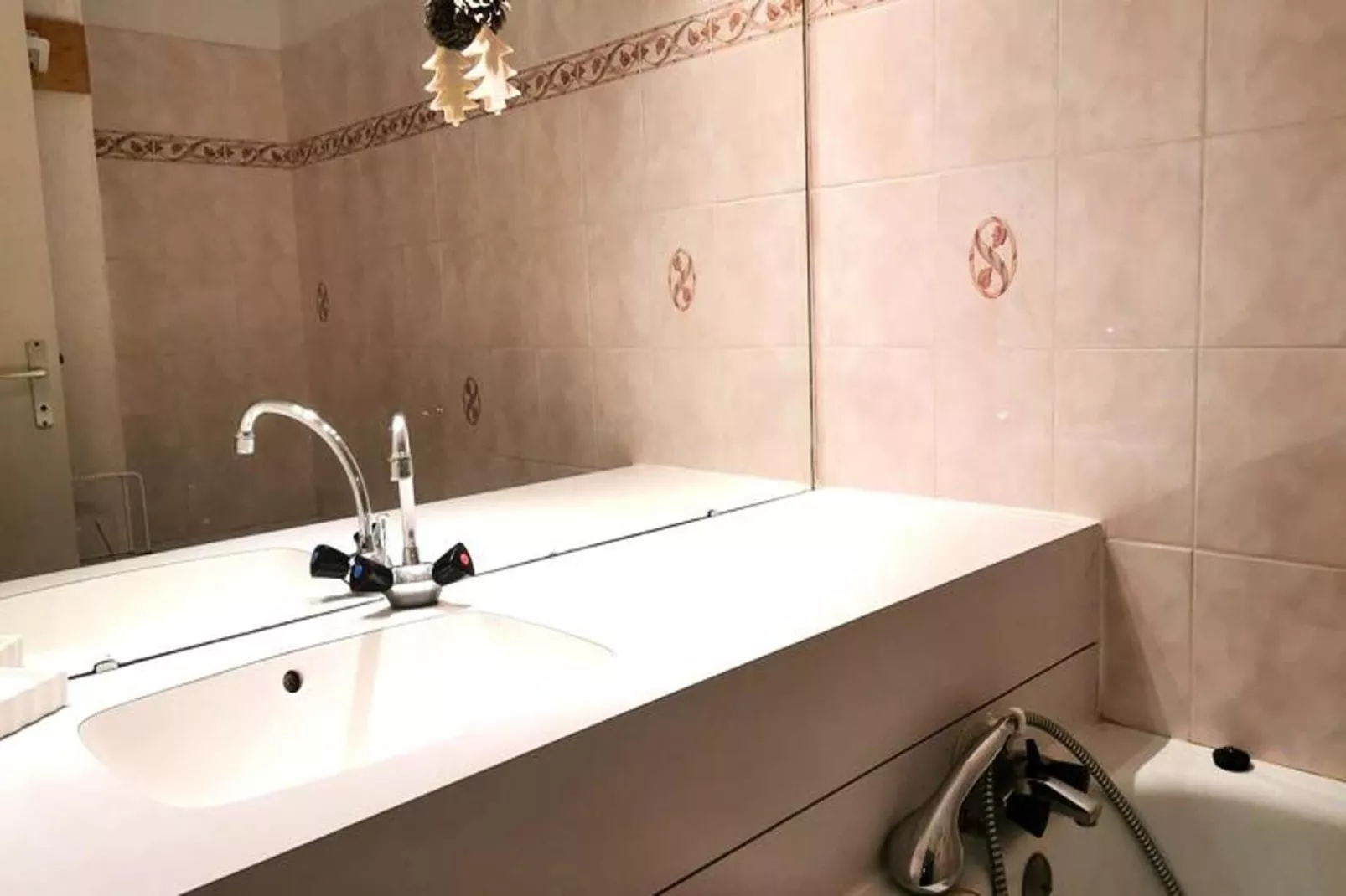 Résidence Ruelle-Salle de bain