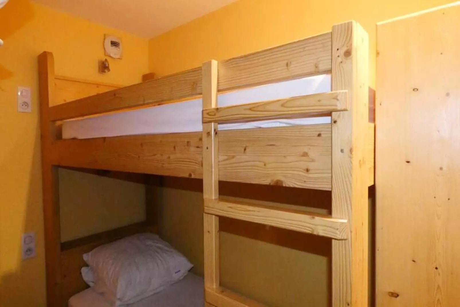 Résidence Lauziere Dessous-Bathroom