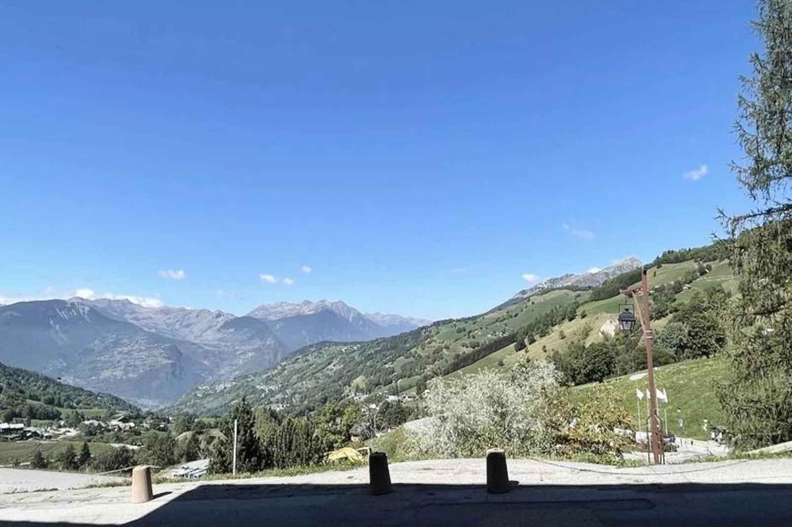 Résidence Valeriane-View in summer