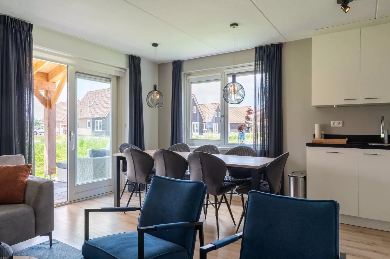 De Scholekster Huis Nr 14-Dining room