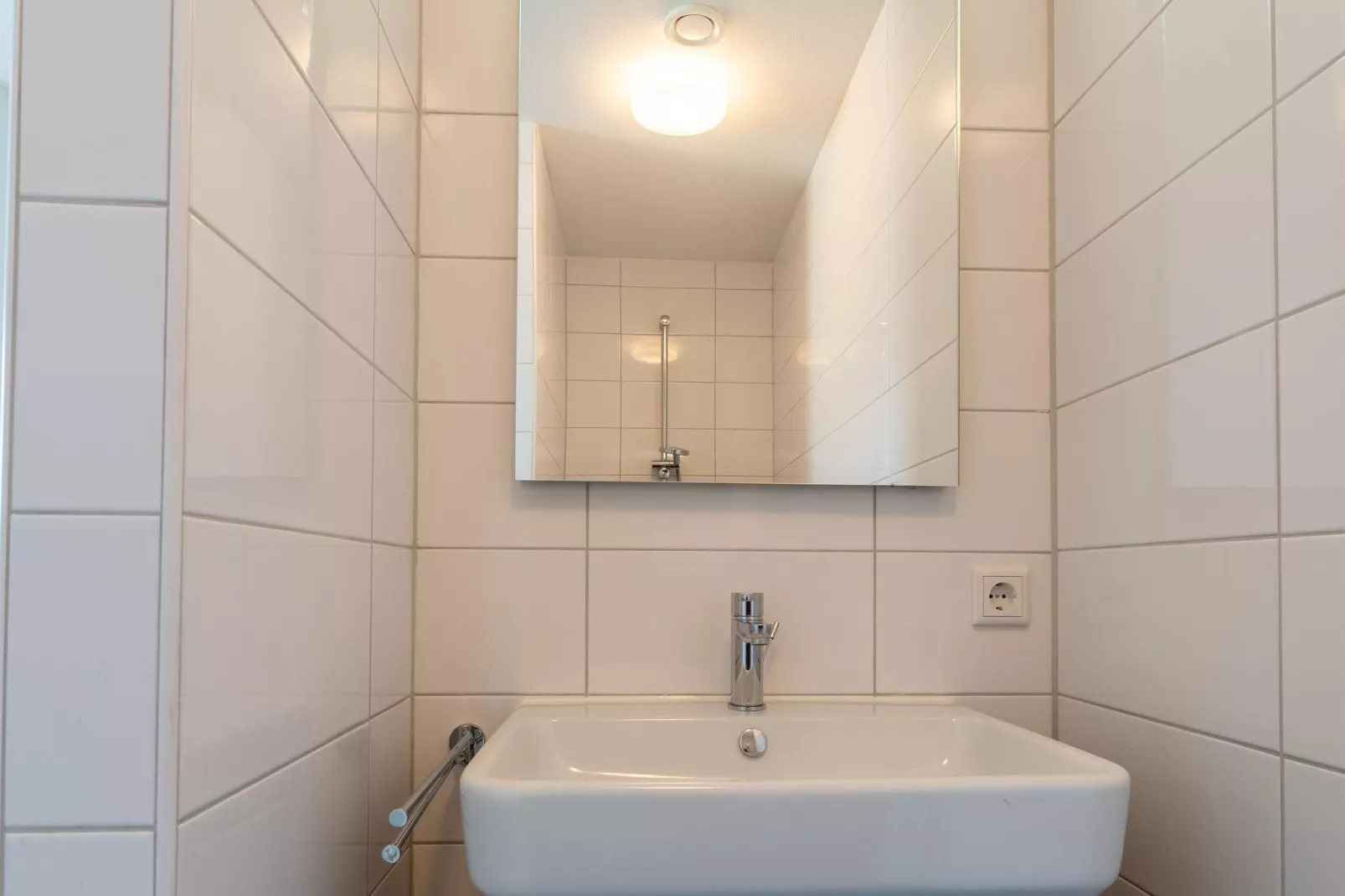 De Scholekster Huis Nr 14-Bathroom