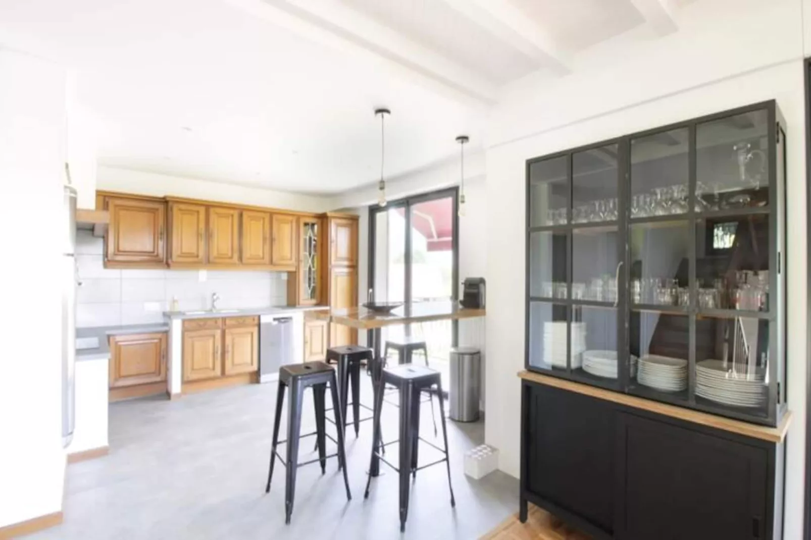 Belle Villa Sur Les Coteaux Du Lac D'aiguebelette!-Image-tags.