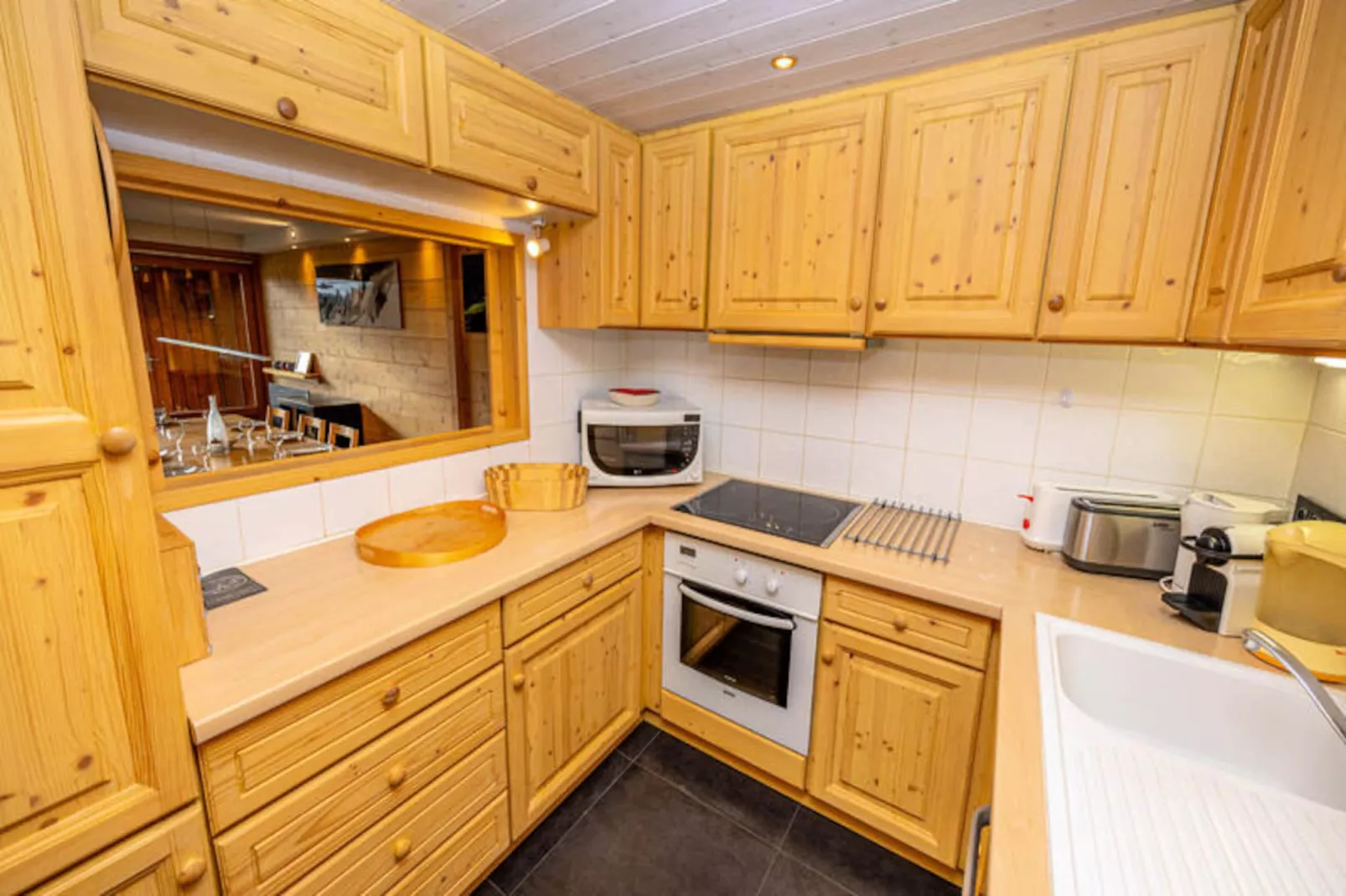 Chalet Deux Tetes-Image-tags.