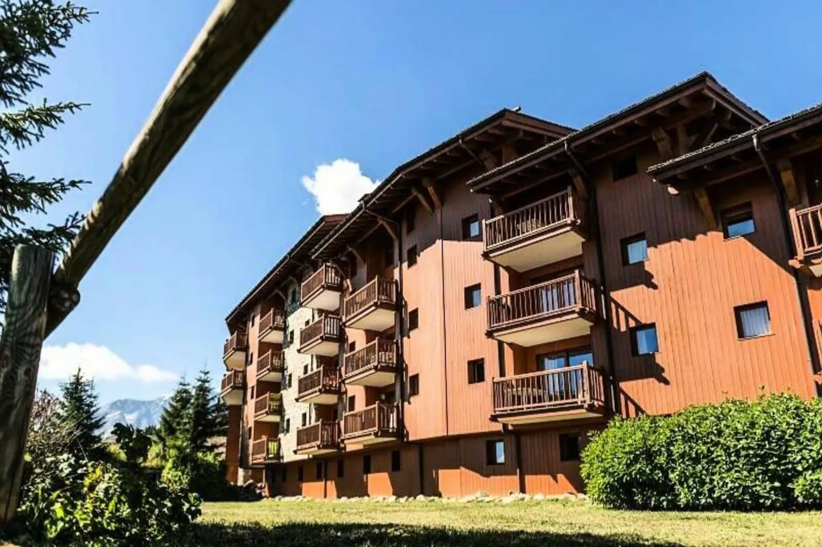 Résidence Les Alpages de Chantel - maeva Home - Exterior in winter