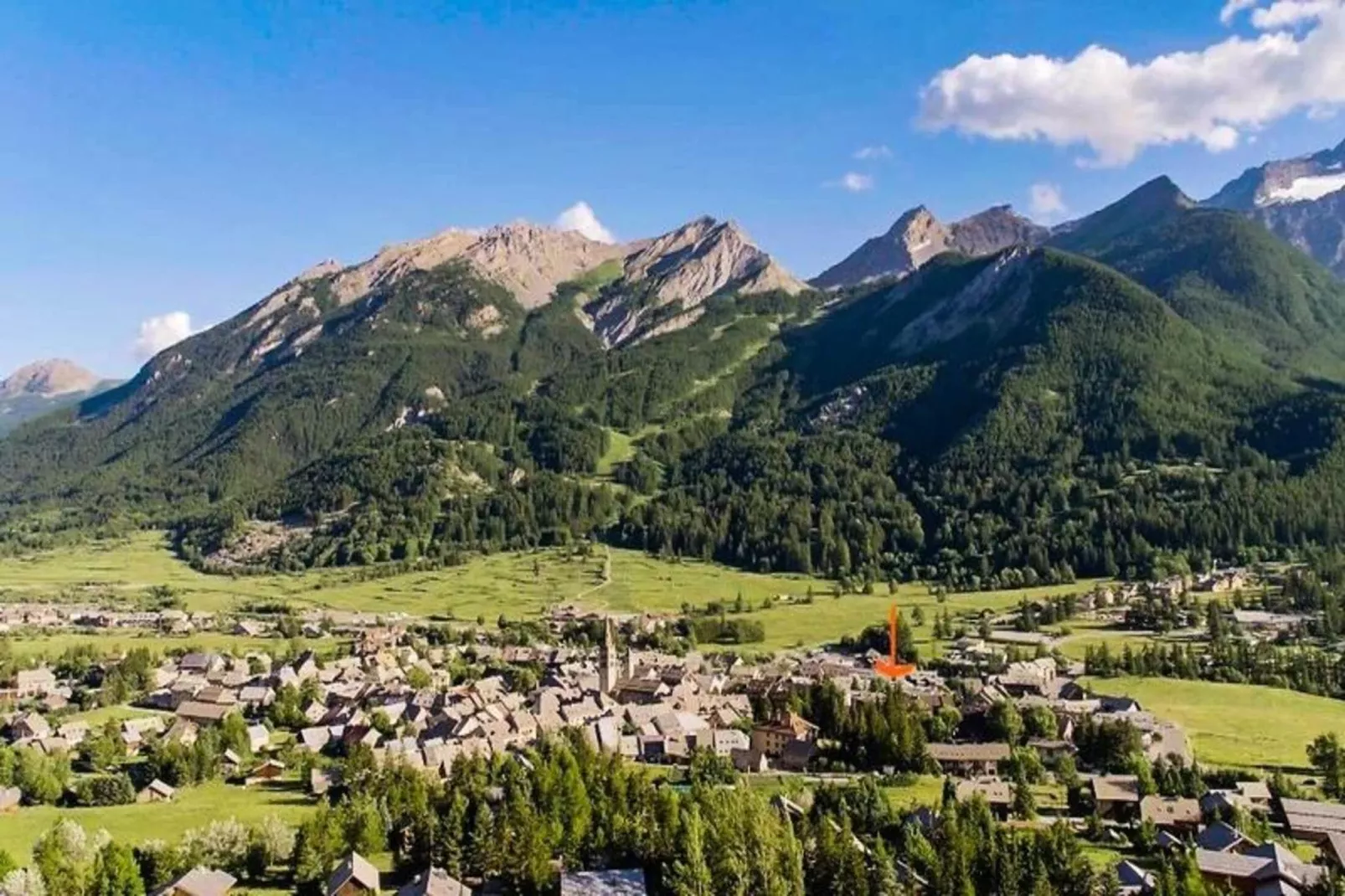 Résidence Aiguille Grive Bat I - Exterior in summer