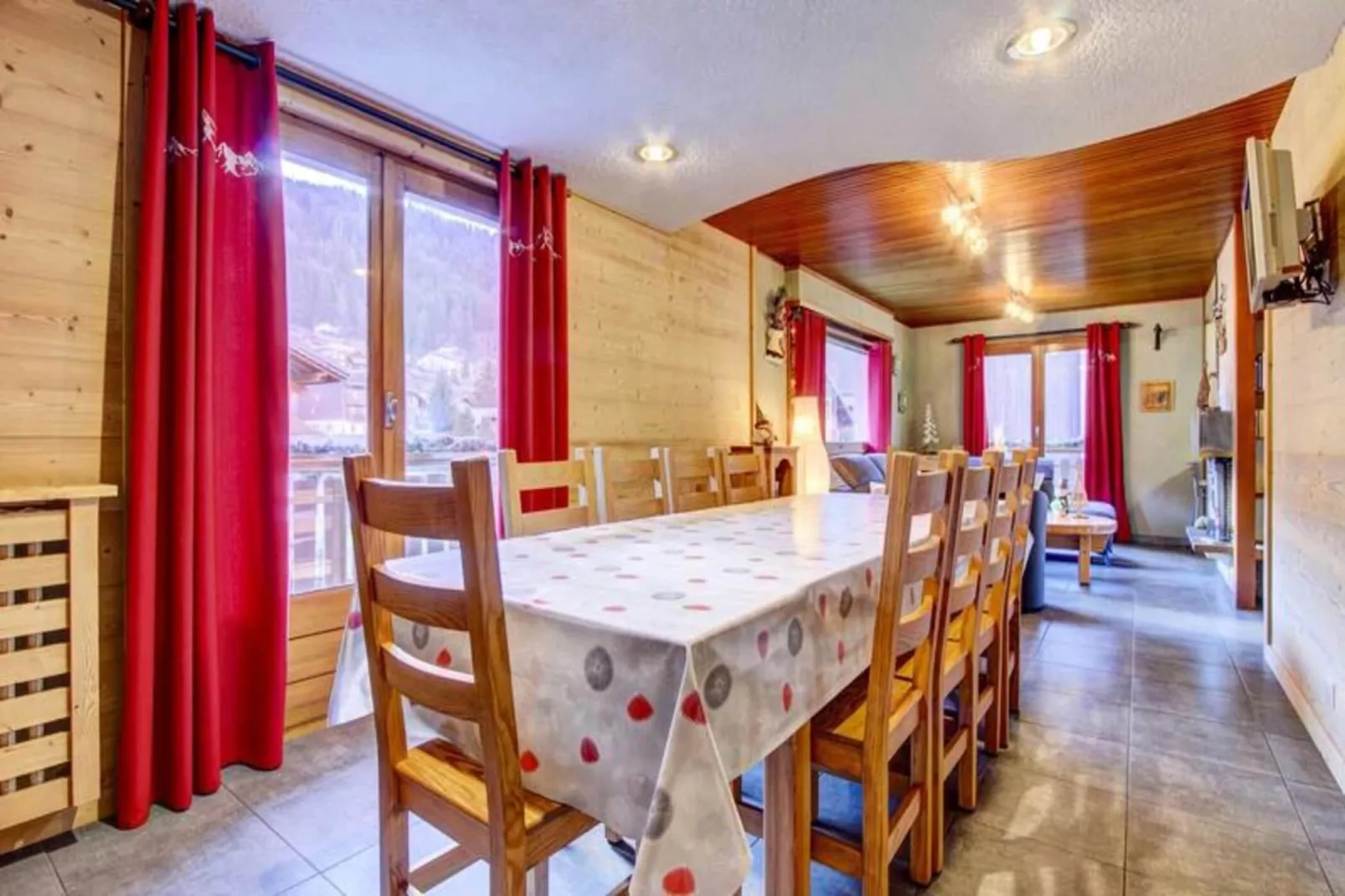 Résidence L'outo-Exterior in summer