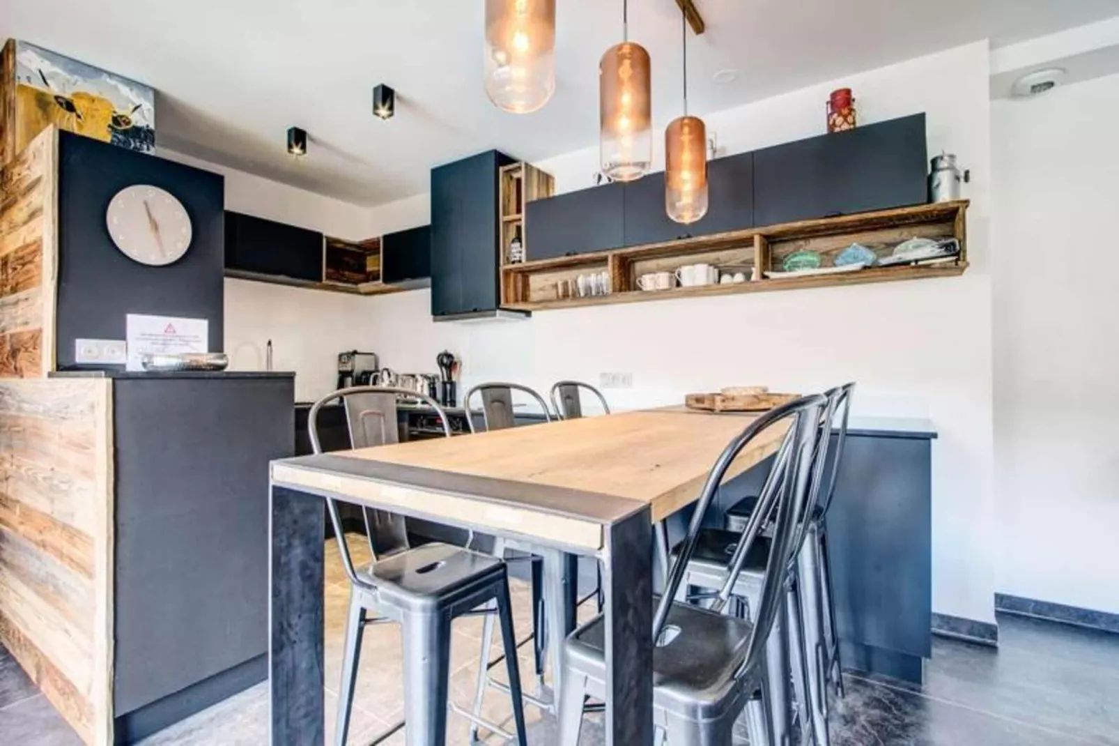 Résidence Frenes Blancs-Exterior in summer