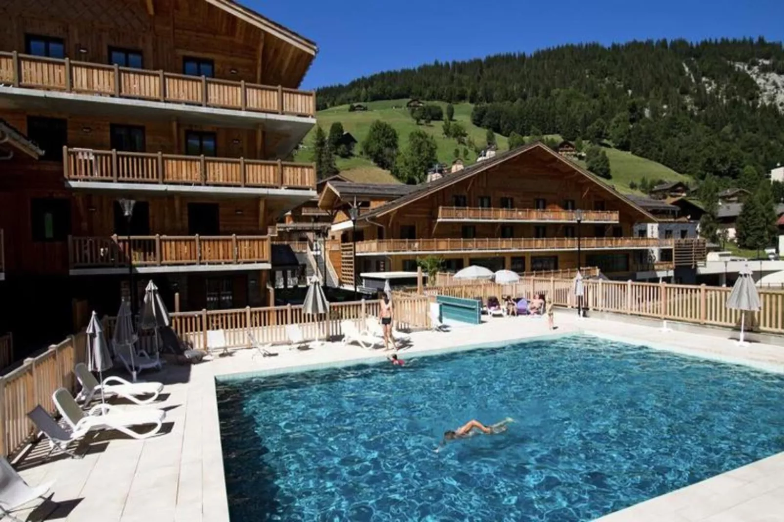 Résidence Prestige Odalys Mendi Alde****-Piscine