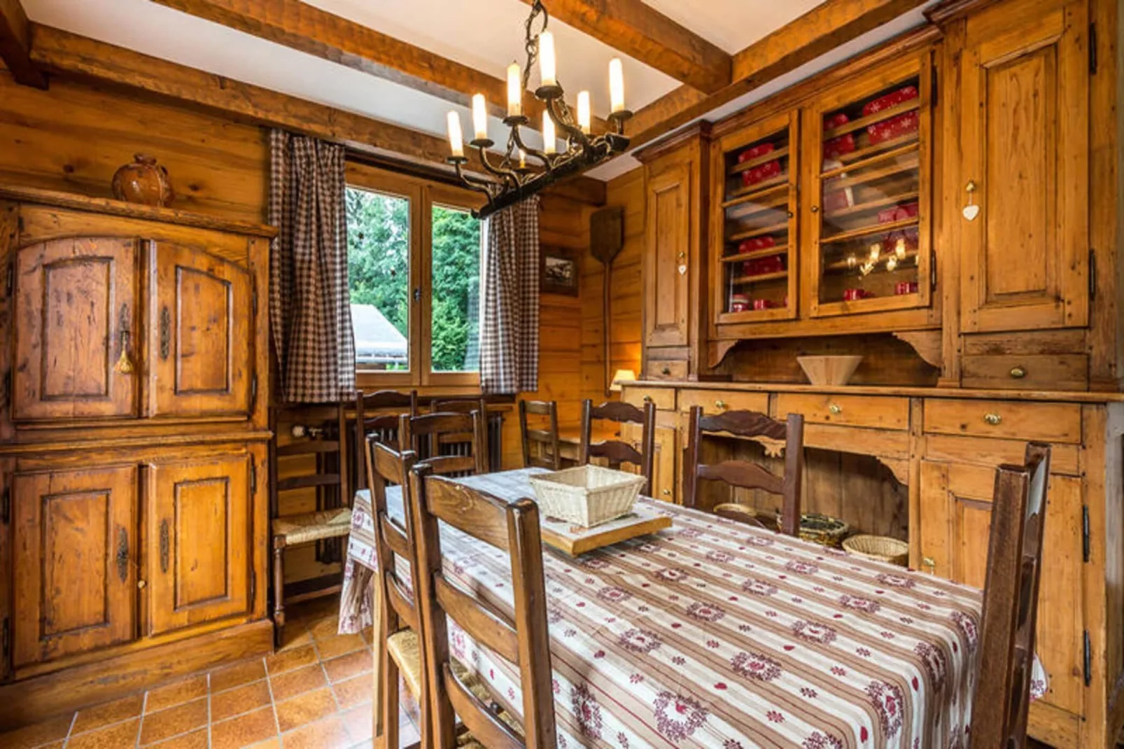 Résidence La Berraz-Esszimmer