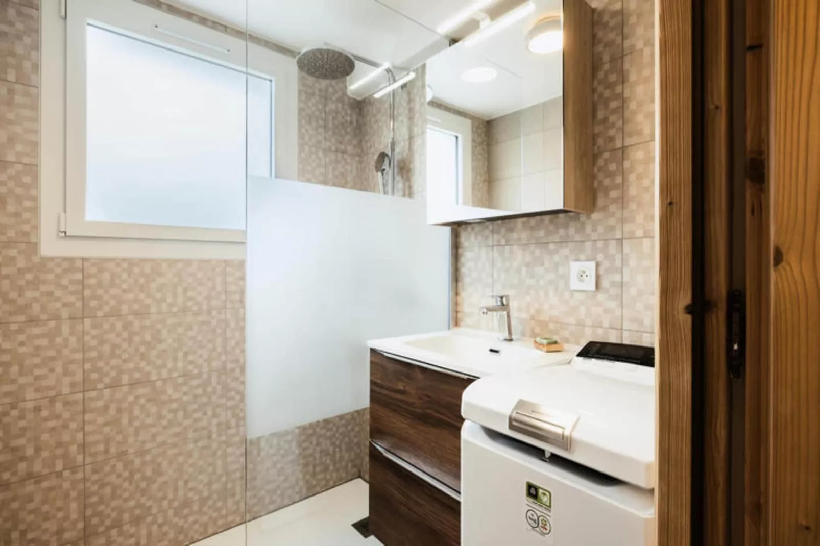 Résidence Autan-Exterior in summer