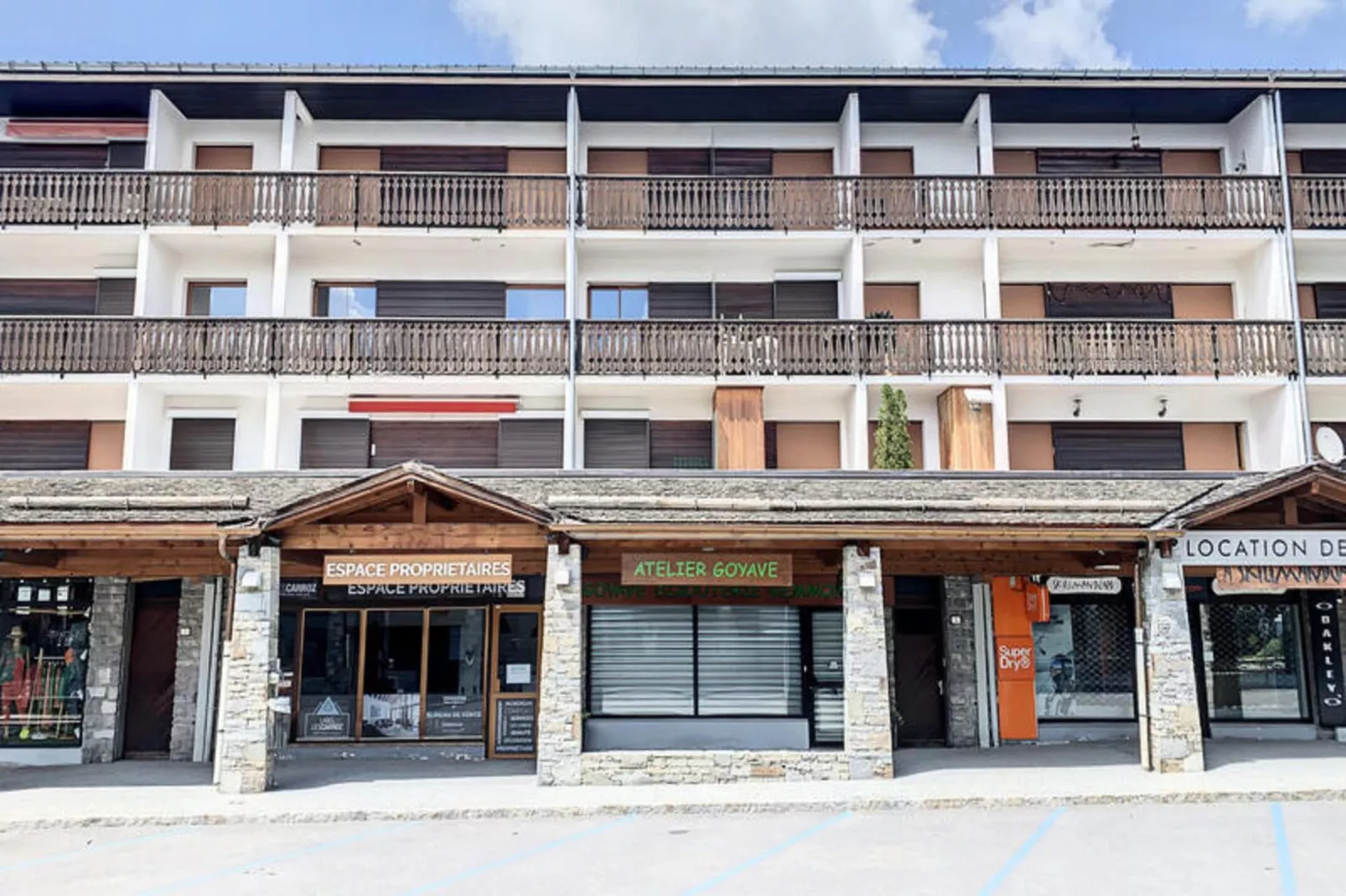 Appartements à Les Carroz-d'Arâches-Extérieur été