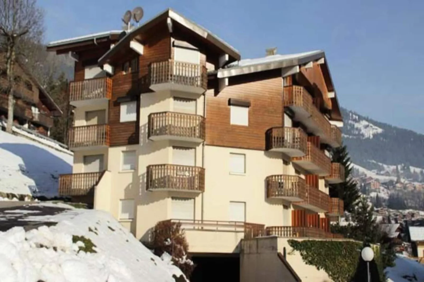 Résidence Les Jonquilles-Exterior in winter