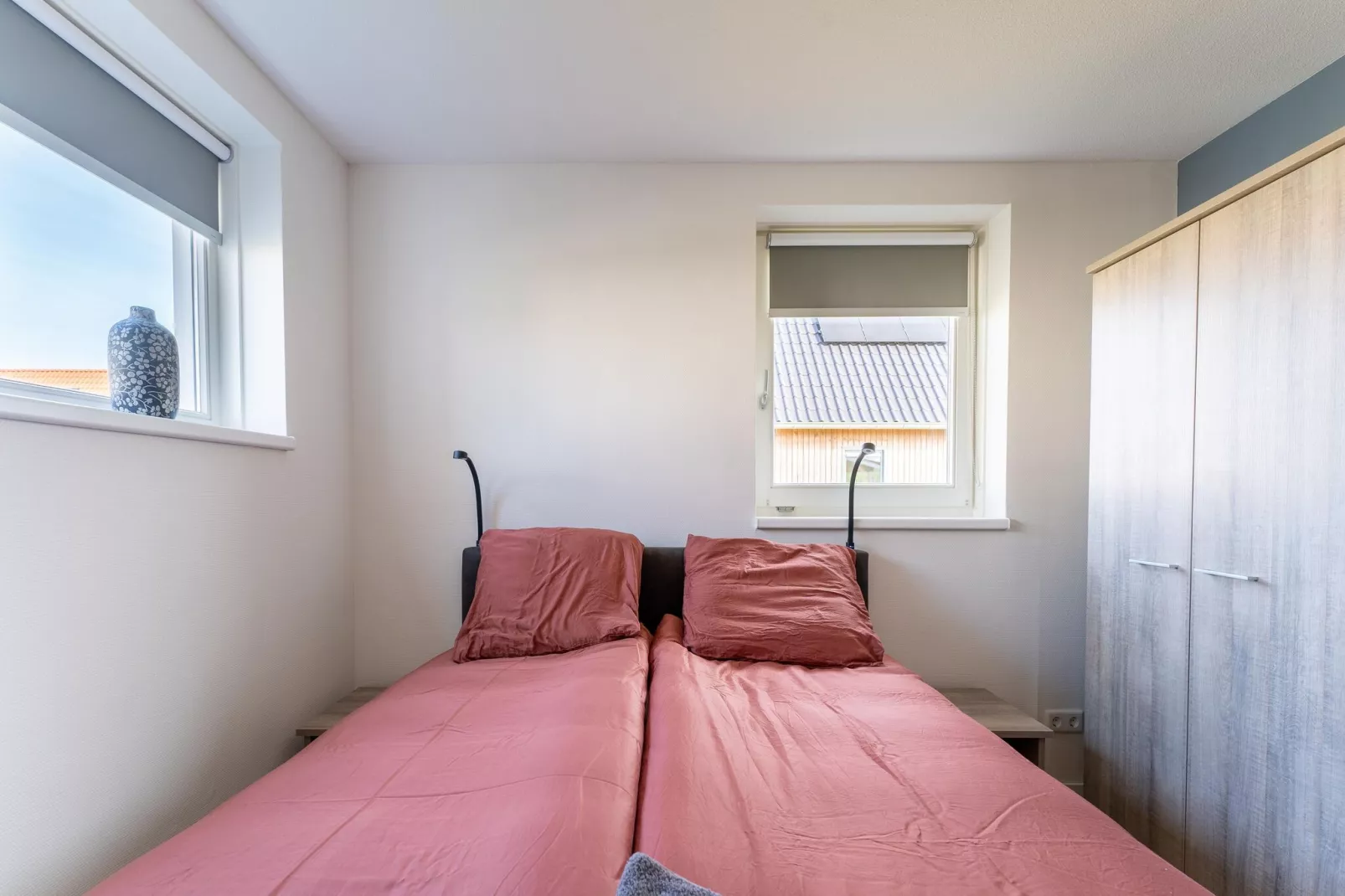 De Zeemeeuw Huis Nr 54-Bedroom