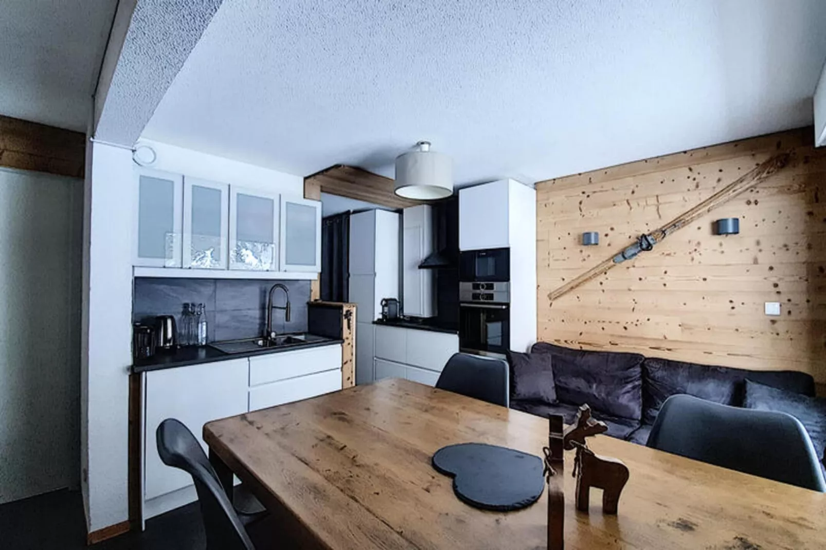 Appartements à Saint Jean d'Aulps-Salle à manger