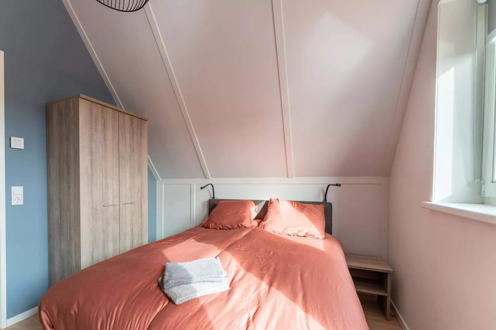 De Zeemeeuw Huis Nr 54-Bedroom