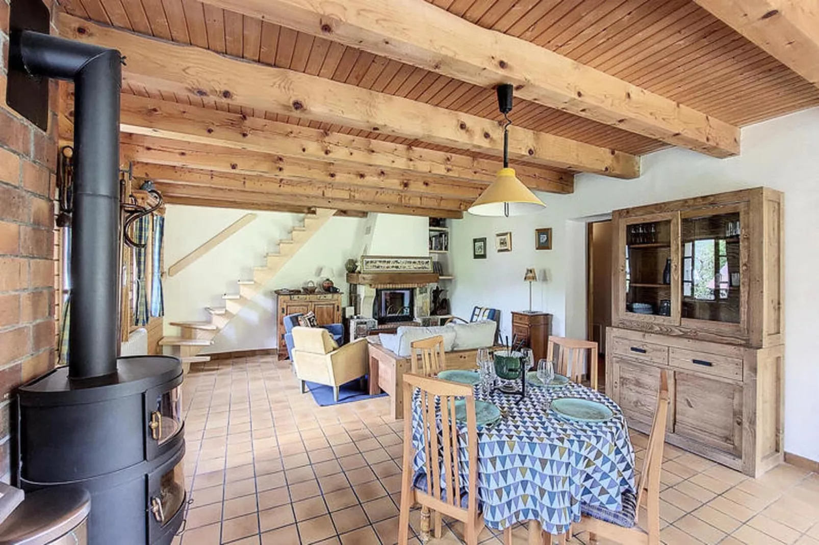 Chalets à Seytroux (Haute-Savoie)-Salle à manger