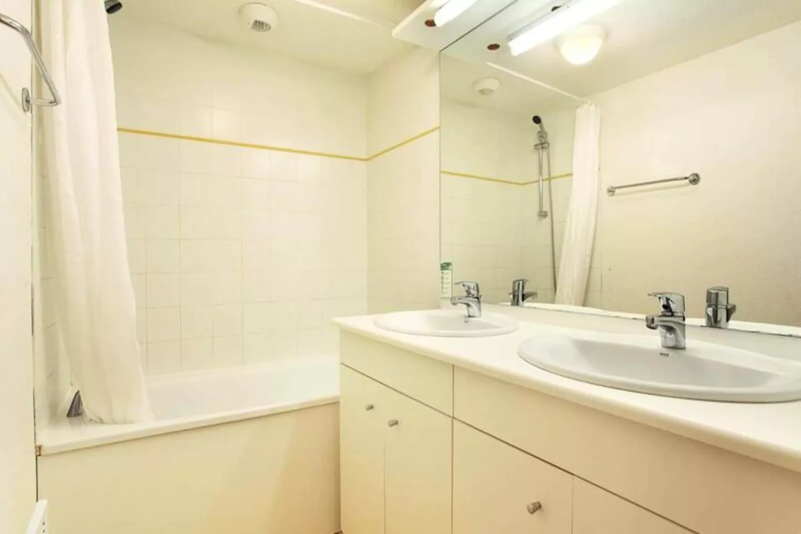 Résidence Odalys Le Buet**-Exterior in summer