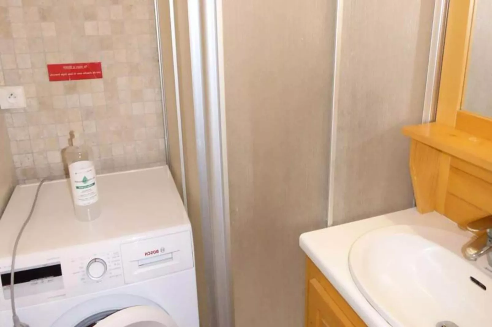 Résidence Cornillon B-Badezimmer