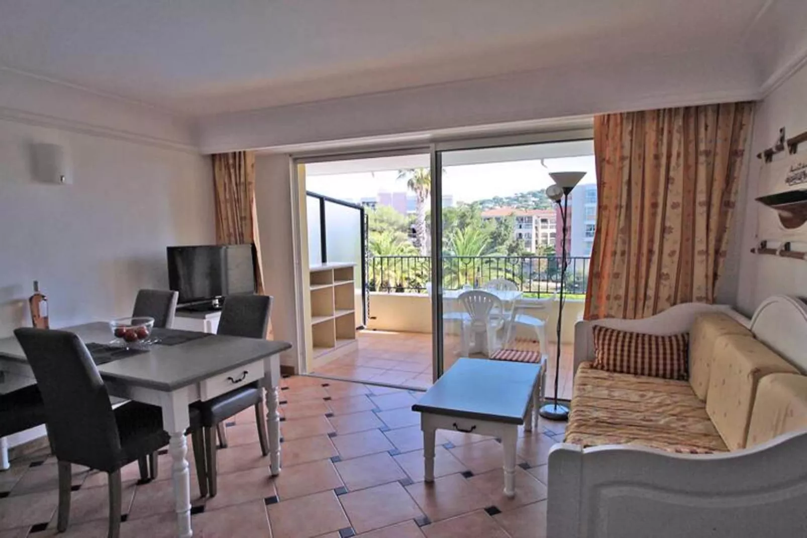 Résidence Port Marine-Salon