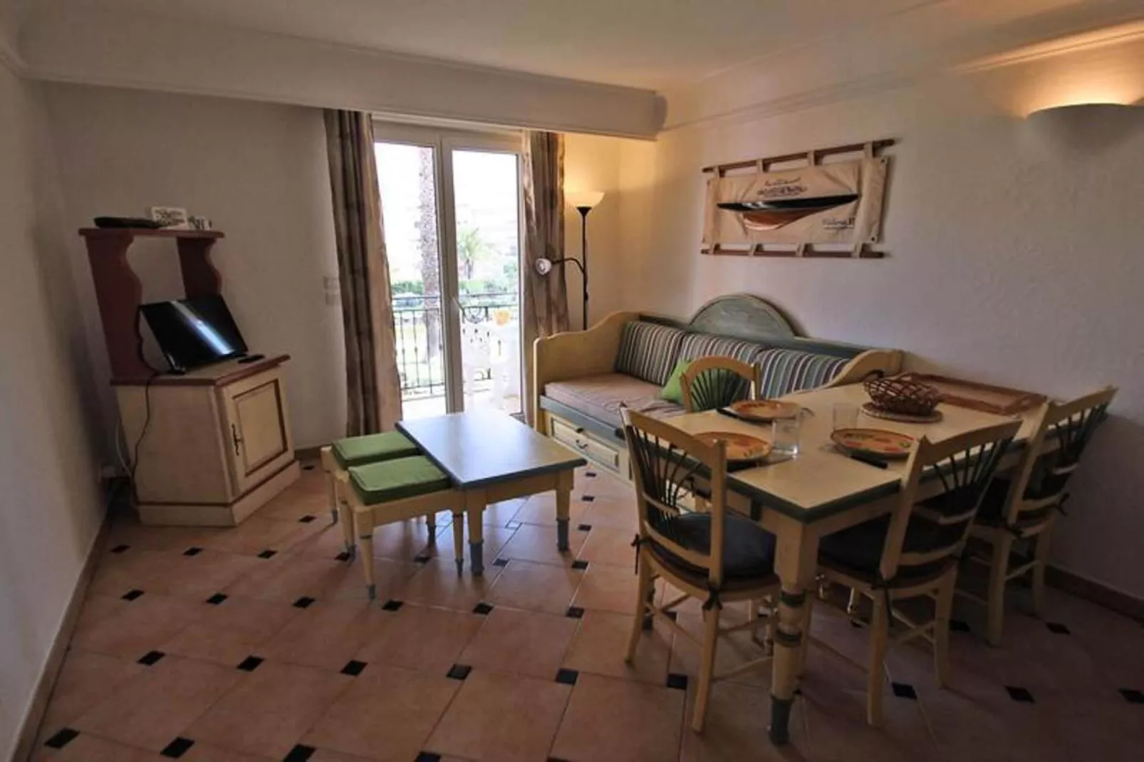 Résidence Port Marine-Salle à manger