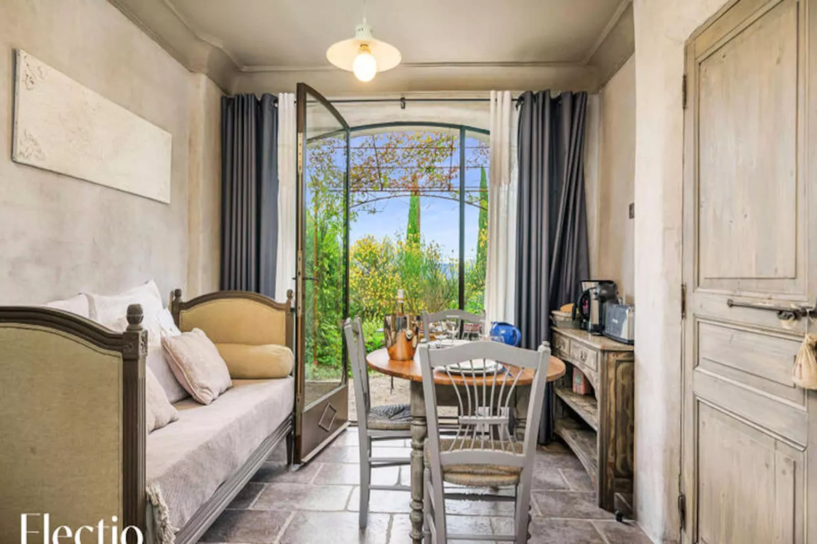 Loggia Des Genets  I  R&eacute;sidence Les Petitons-Image-tags.