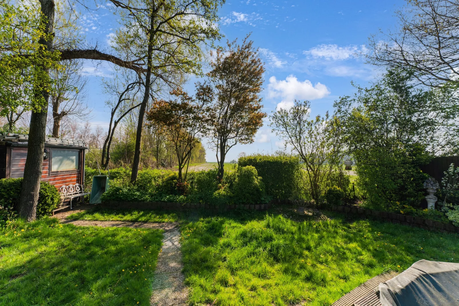 De Tjiftjaf Huis Nr 21-Gardens summer