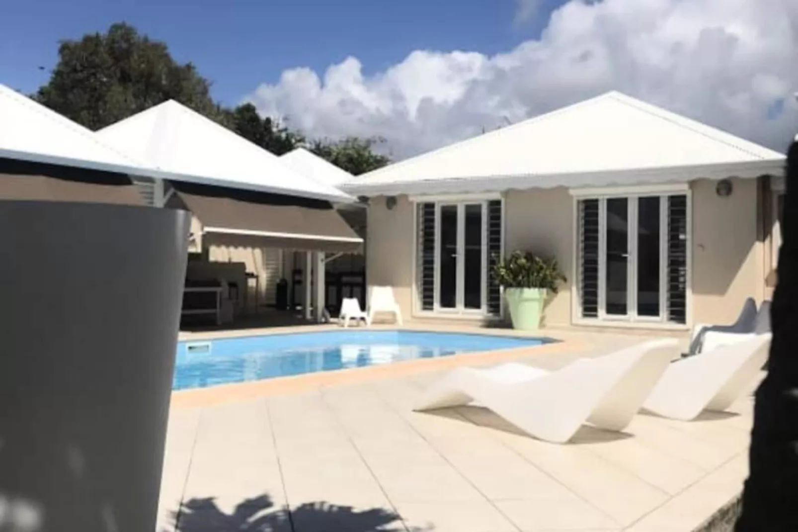 Villa Arbre Du Voyageur-Image-tags.