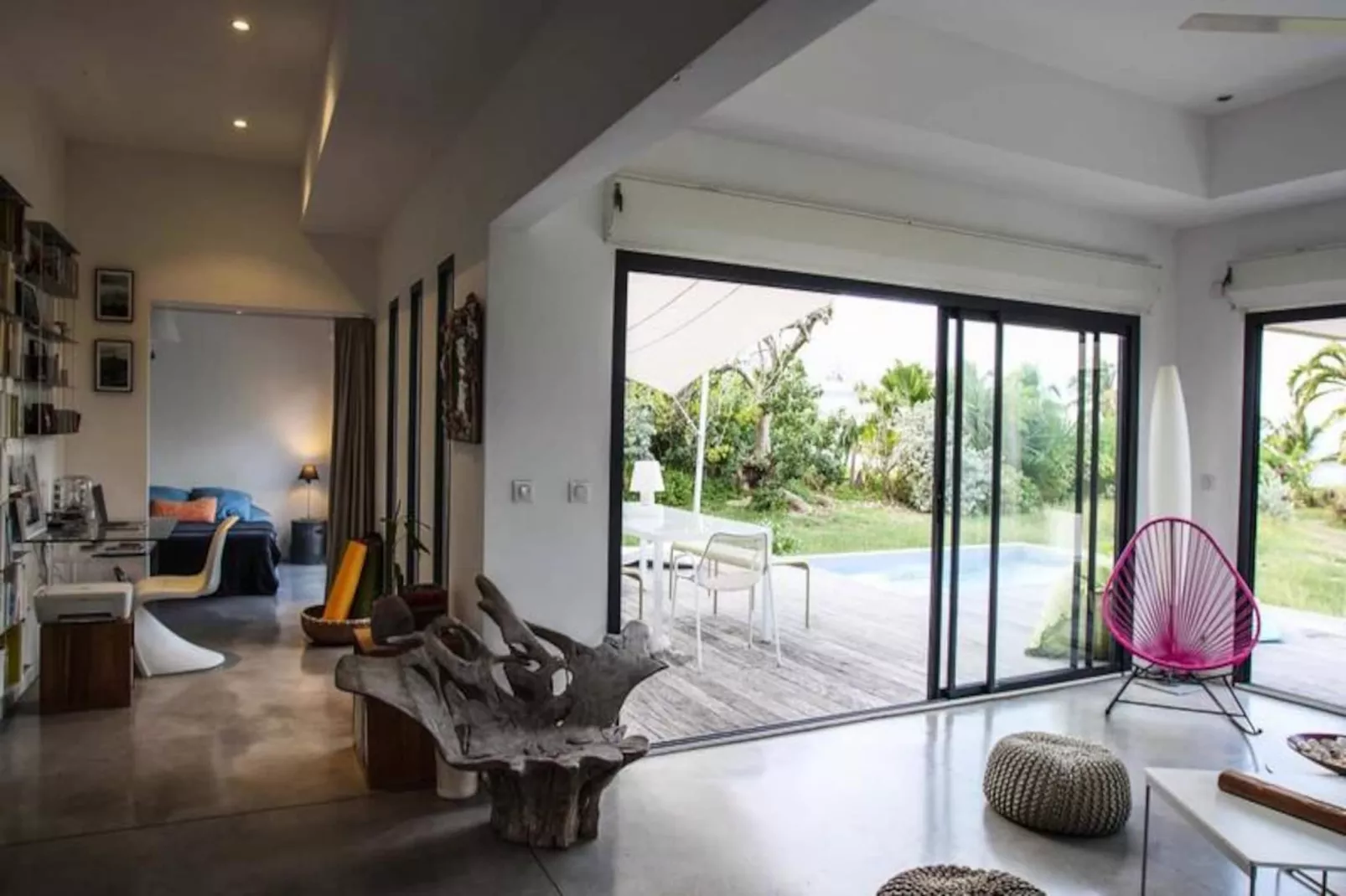 Villa Tiki-Image-tags.