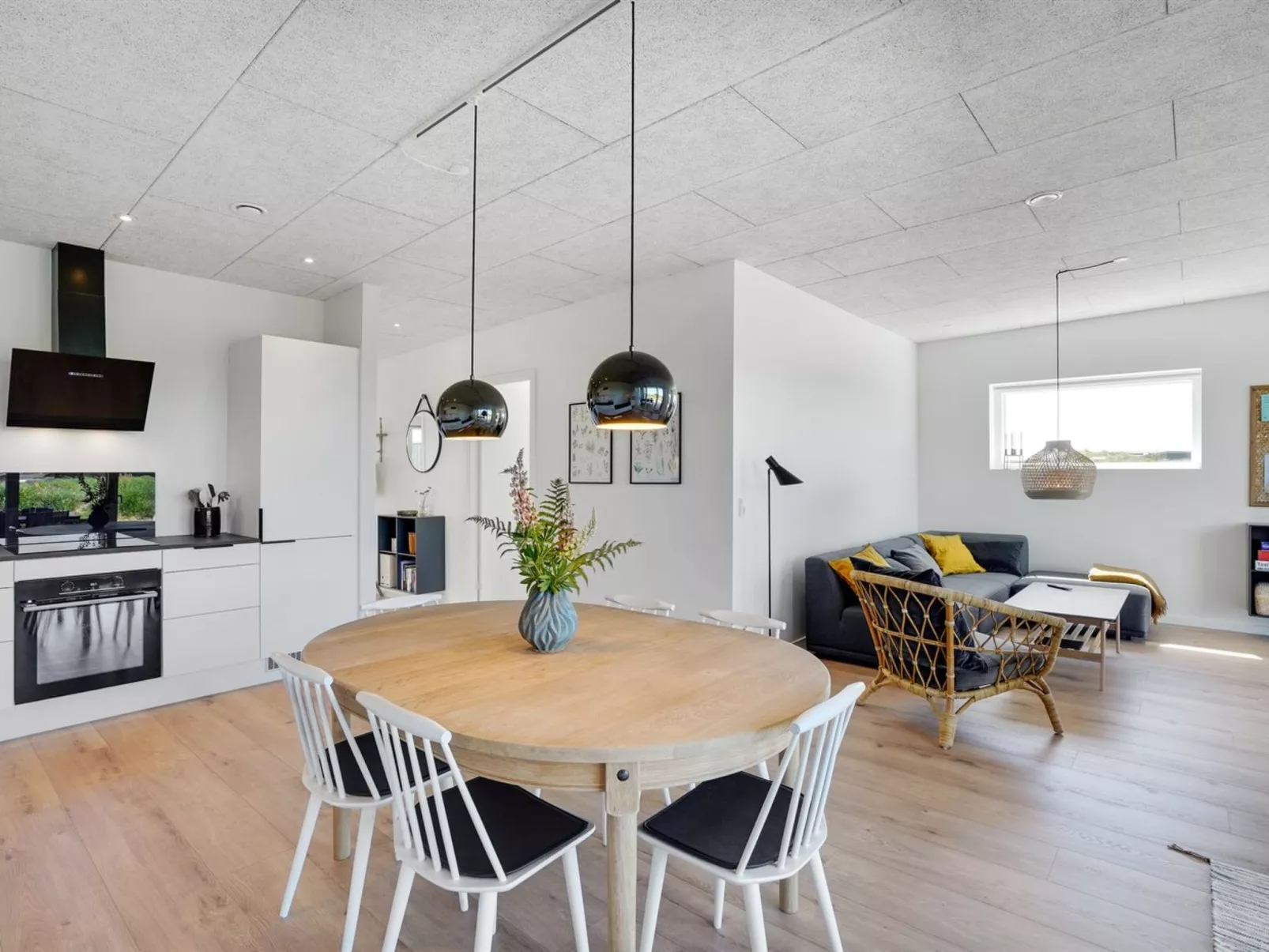 "Trpana" - 1.6km from the sea-Inside