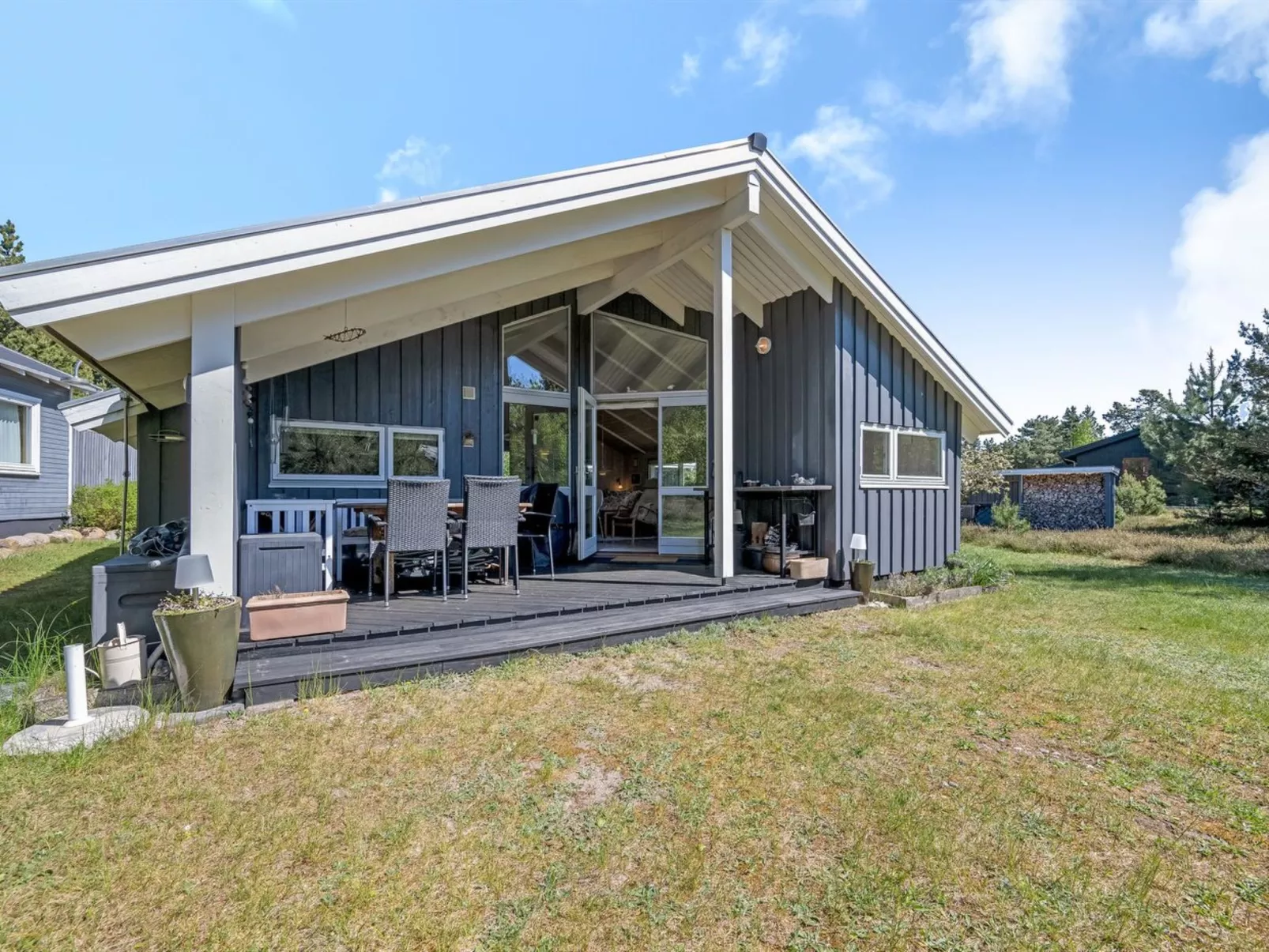 "Elba" - 275m to the fjord-Outside