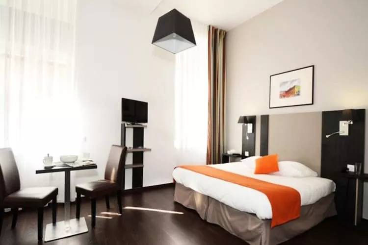 Appart'hôtel Odalys Colombélie-Bedroom