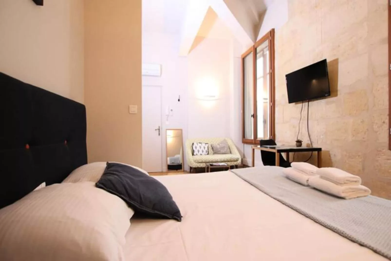 Magnifique Studio Bordelais En Plein Coeur De La Ville-Bedroom