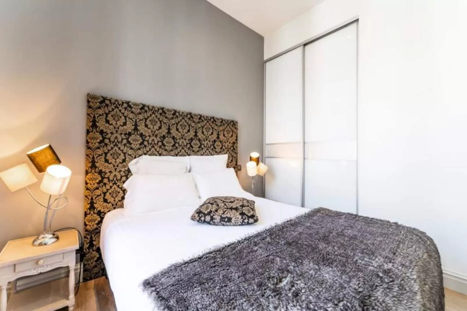 Chaleureux Appartement Au C&oelig;ur Du Quartier Historique Saint-michel-Salon