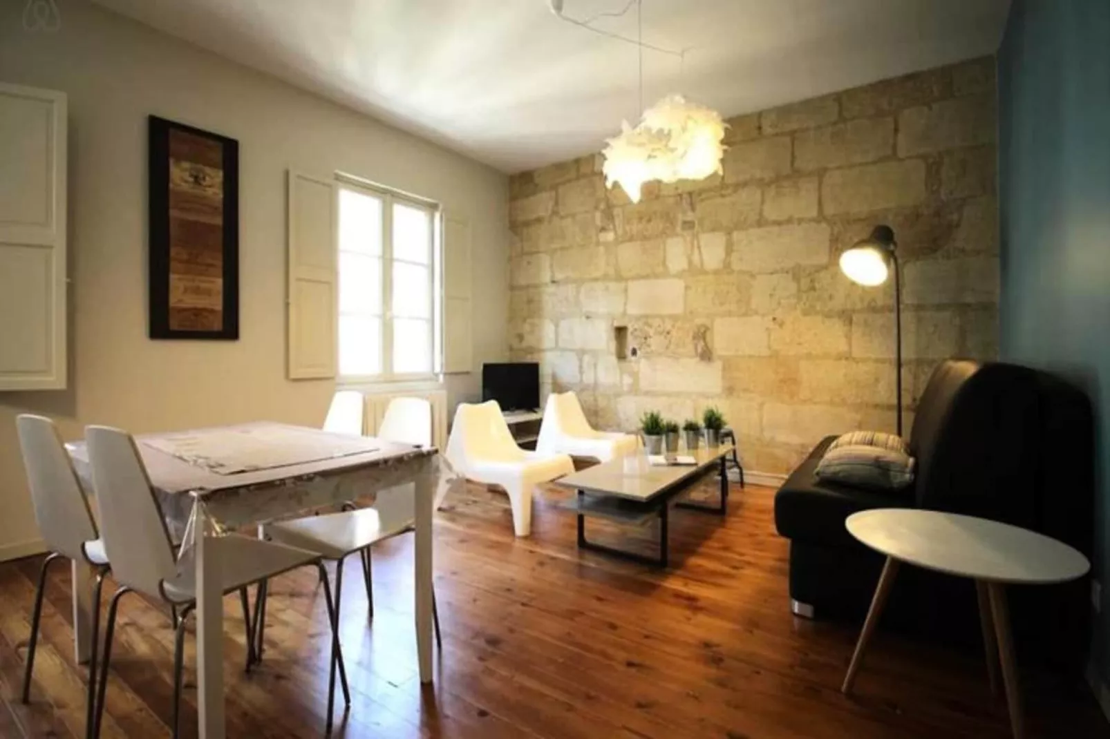 Bel Appartement Pour 4 Coeur Quartier Historique, Proche Rue St-catherine-Esszimmer